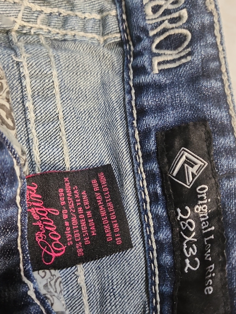 Rock & Roll Women's Jeans with Star-Striped Back Pockets 28x32 number 378 - Picture 10 of 10